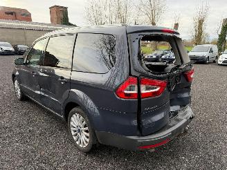 Ford Galaxy GHIA picture 10