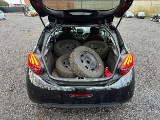 Peugeot 208 ALLURE picture 12