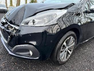 Peugeot 208 ALLURE picture 6