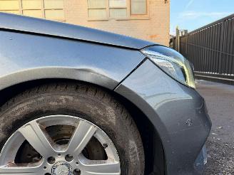 Mercedes E-klasse 200 BLUTC/ 200 picture 3