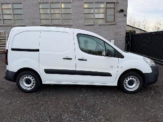 dañado vehículos comerciales Peugeot Partner 1.6 I 2017/6