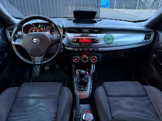 Alfa Romeo Giulietta 1.6 JTD picture 26