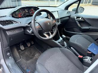 Peugeot 208 1.2 I picture 22
