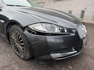 Jaguar XF 2.2 D picture 3