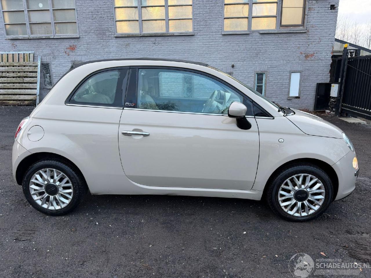 Fiat 500C LOUNGE