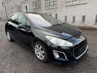 Peugeot 308 1.6HDI picture 2