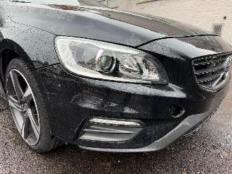 Volvo V-60 V 60 R-DESIGN picture 3