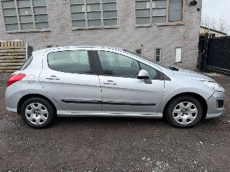 krockskadad bil auto Peugeot 308 1.4 I 2012/11