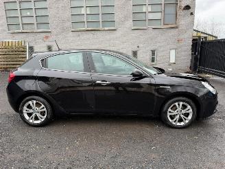 Vaurioauto  passenger cars Alfa Romeo Giulietta 1.6 D 2014/3