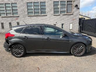 Unfallwagen Ford Focus ST-LINE 2018/3