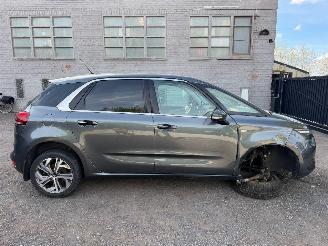 Damaged car Citroën C4-picasso PICASSO II SHINE 2016/5
