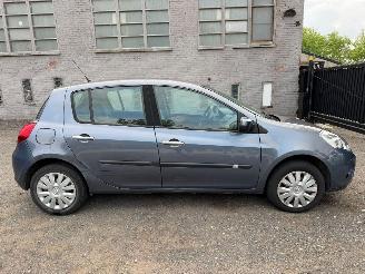 Coche accidentado Renault Clio EXPRESSION 2009/9