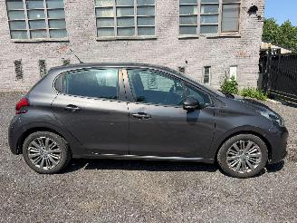 Unfallwagen Peugeot 208 SIGNATURE 2018/9