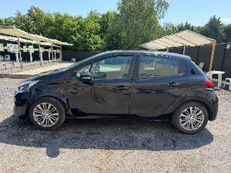 Peugeot 208 1.2 I picture 11