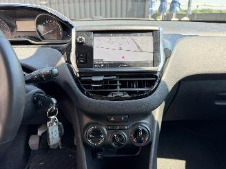 Peugeot 208 1.2 I picture 29