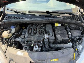 Peugeot 208 1.2 I picture 5