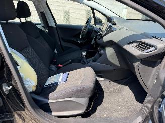 Peugeot 208 1.2 I picture 22