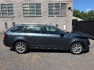 Auto incidentate Skoda Octavia STYLE 2019/7