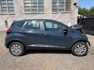 Schadeauto Renault Captur ZEN 2015/8