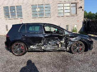 Volkswagen Golf GTI picture 2