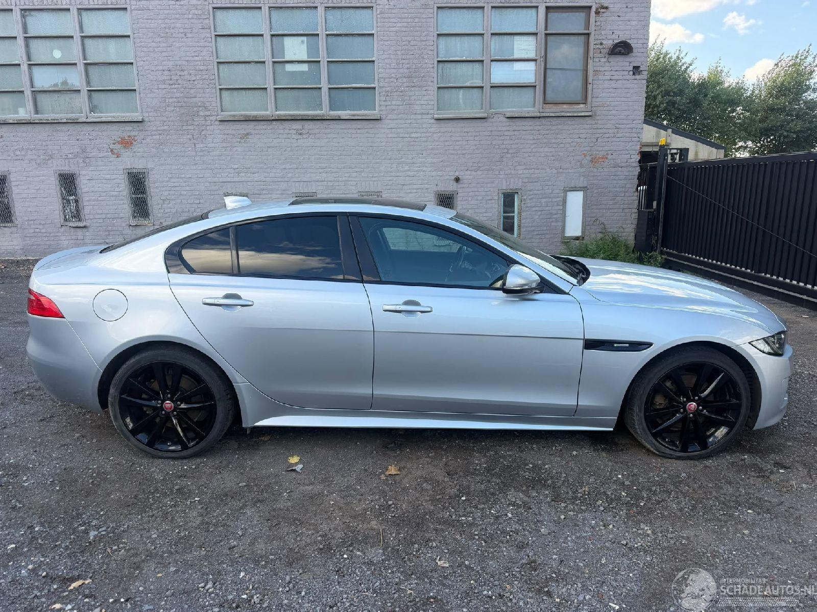 Jaguar XE R-SPORT