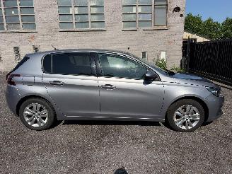 krockskadad bil auto Peugeot 308 II ACTIVE 2018/3