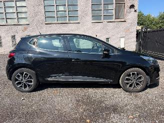 Unfallwagen Renault Clio INTENS + 2019/3