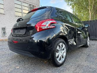 Peugeot 208 LIKE picture 16