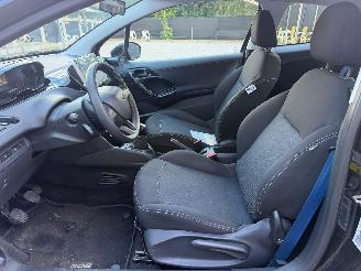 Peugeot 208 LIKE picture 18