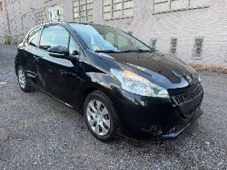 Peugeot 208 LIKE picture 4