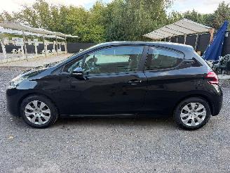 Peugeot 208 LIKE picture 11