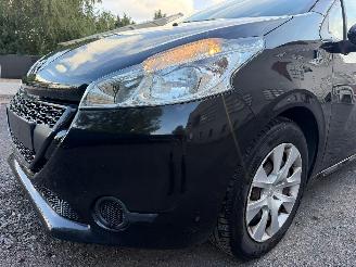 Peugeot 208 LIKE picture 9