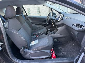 Peugeot 208 LIKE picture 21