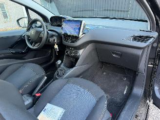 Peugeot 208 LIKE picture 20