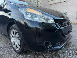 Peugeot 208 LIKE picture 5