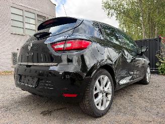 Renault Clio LIMITED picture 16
