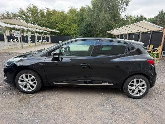 Renault Clio LIMITED picture 11