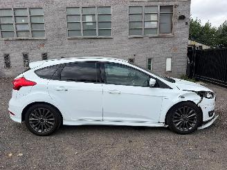 Schadeauto Ford Focus ST-LINE 2017/5