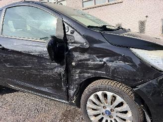 Ford Ka TITANIUM picture 4