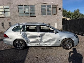 Damaged car Volkswagen Golf VARIANT HIGHLIN 2013/1