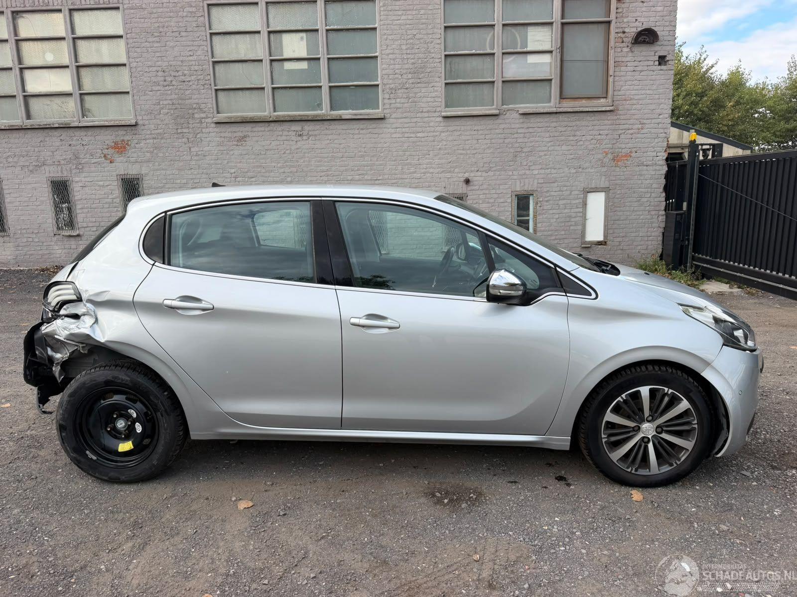 Peugeot 208 ALLURE
