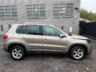 Unfallwagen Volkswagen Tiguan 2.0 DTI 2014/12