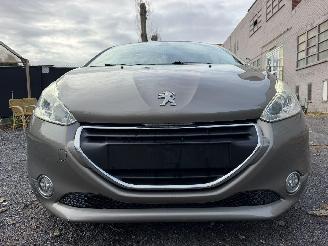 Peugeot 208 ALLURE picture 4