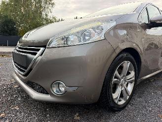 Peugeot 208 ALLURE picture 7