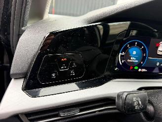 Volkswagen Golf 2.0 TDI picture 31