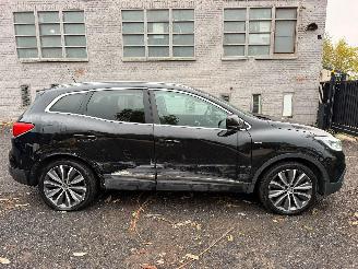 Vaurioauto  passenger cars Renault Kadjar BOSE EDITION 2016/2