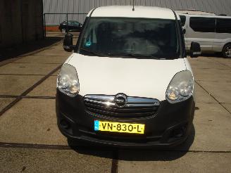 krockskadad bil bedrijf Opel Combo VAN 1.3CDTI 66KW AIRCO 2015/4