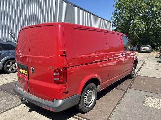 uszkodzony samochody ciężarowe Volkswagen Transporter 2.0 TDI L2H1 2018/2