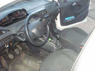 Peugeot 208 1.0 VTI 5 DEURS AIRCO picture 17