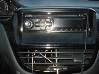 Peugeot 208 1.0 VTI 5 DEURS AIRCO picture 15